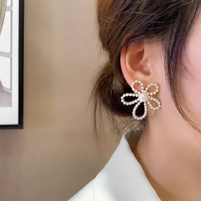 Elegant Korean Style Pearl Flower Earrings